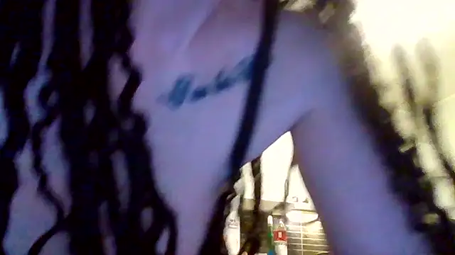 Chat +18 de shyhornymommy ao vivo