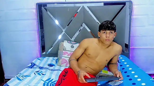 EndlessTwo Show in webcam