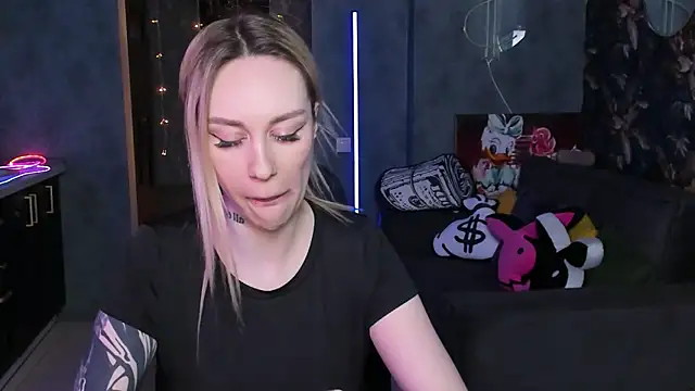 Blckmirrorrn Live XXX chat