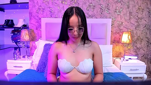 ValkyriaSteel 即時 XXX 聊天