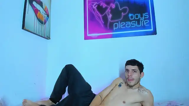 Pleasure_boys_hot élő XXX-chatje