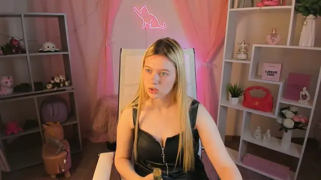 CelestineMauriac Adlı Modelin Canlı XXX Sohbeti