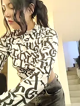 Emiily__Evans 即時 XXX 聊天