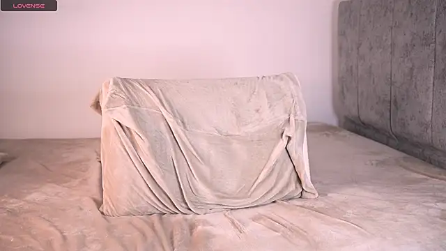 Pokazy przed kamerką – aydan_hw