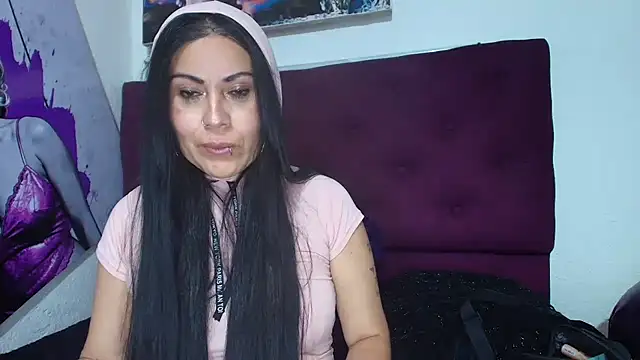 Tania_mature Adlı Modelin Canlı XXX Sohbeti