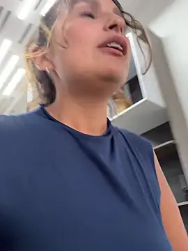 NayaraD 即時 XXX 聊天