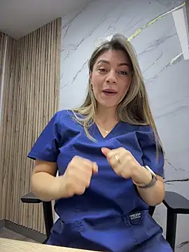 alicee16のライブXXXチャット