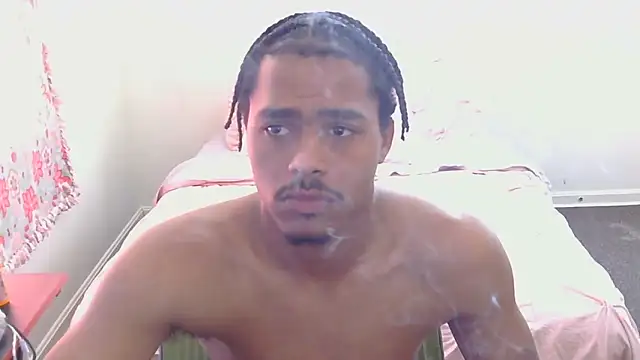 Robono12: διαδικτυακό σόου στην κάμερα