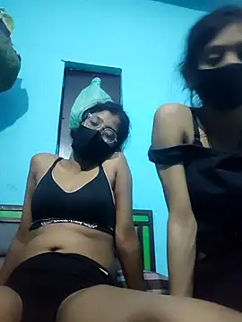 Pokazy przed kamerką – Aaradhya-Rani