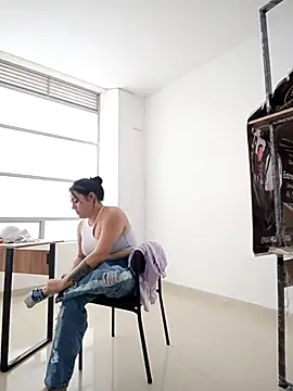 Lesly_10-'s Live XXX Chat