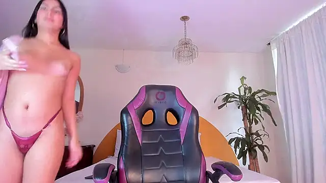 AlinaSimmons webkamerás műsora