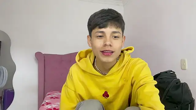 Онлайн чат XXX Andy_Belier23