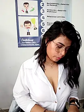 SOFIA-11_'s Live XXX Chat