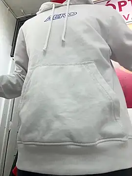 Chatroom XXX en direct de TavoHot_