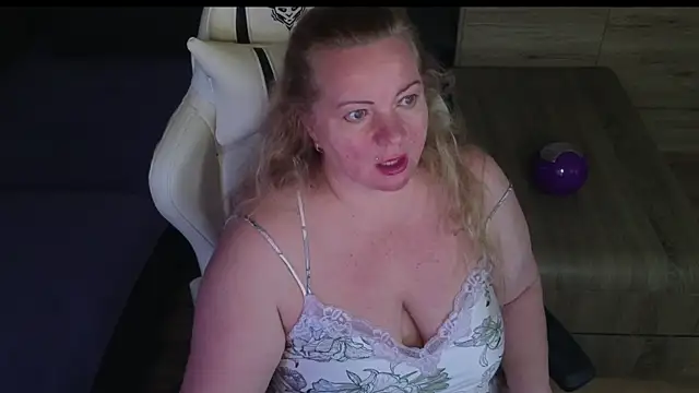 MolligSpielle: απευθείας συνομιλία ΧΧΧ