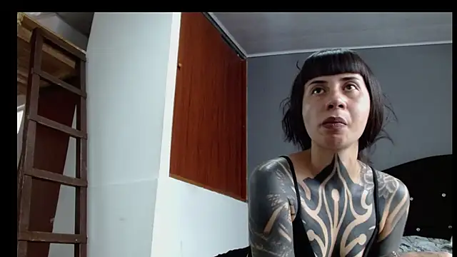 Chat XXX ao vivo de Emilia_1995