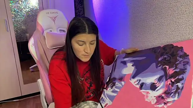 Katrin__kiss Adlı Modelin Canlı XXX Sohbeti