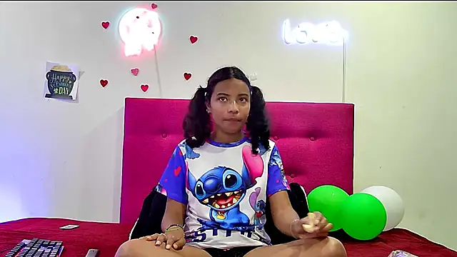 Ellie_Cute7's Live XXX Chat