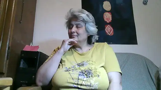 ExquisiteMature's Live XXX Chat