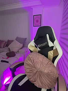 mckenzieklein: онлайн-секс-чат