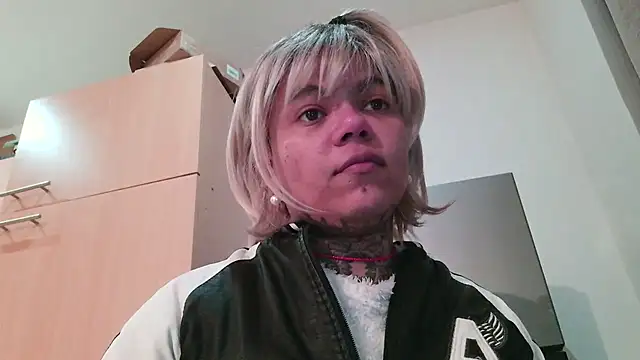 serena__vedette's Live XXX Chat