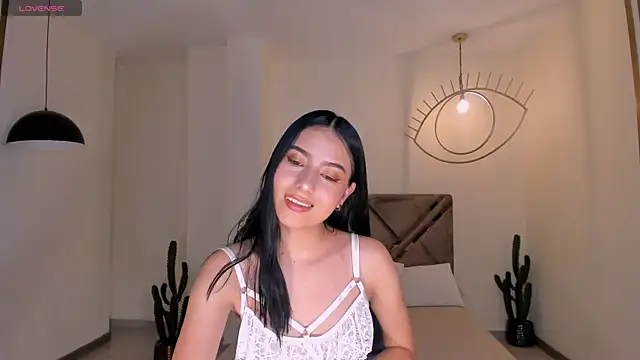 LucieMartin Adlı Modelin Canlı XXX Sohbeti