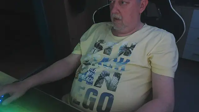 Teddybaer372 webkamerás műsora