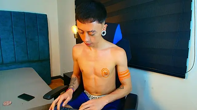 Chat +18 de Yoshua_Smith ao vivo