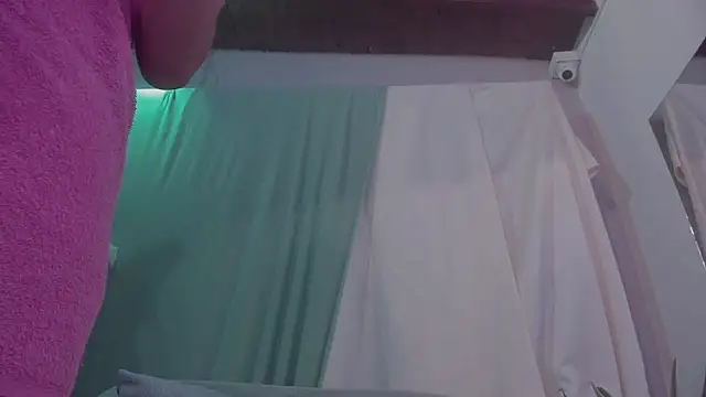 MiaFoxxx5 webcam show