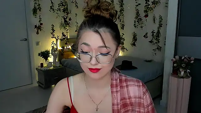 SereneFlame Chat XXX live