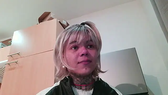 serena__vedette Adlı Modelin Canlı XXX Sohbeti