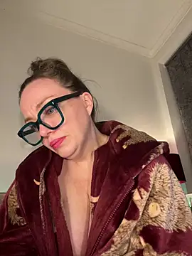 Chatroom XXX en direct de FemDom_RubyKnightXXO