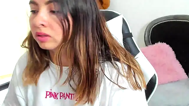 __Emma__11__Lecat_のライブXXXチャット