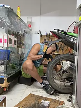 Paul22cm- live XXX chat