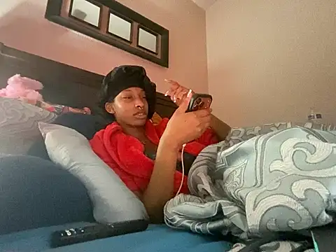 Brooke012: διαδικτυακό σόου στην κάμερα