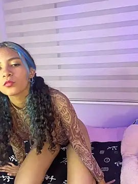 Chat XXX en directo de Franchezcaa_