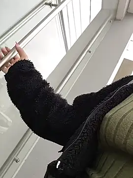 Mia_0-4's Webcam Show