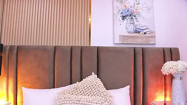 SaraLugo Adlı Modelin Canlı XXX Sohbeti