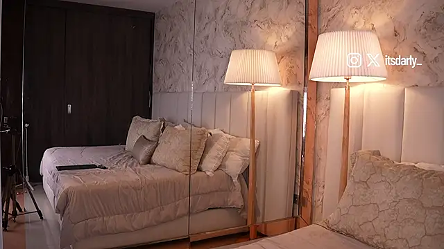 itsdarly's Live XXX Chat