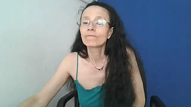 Pokazy przed kamerką – AuroraLatin