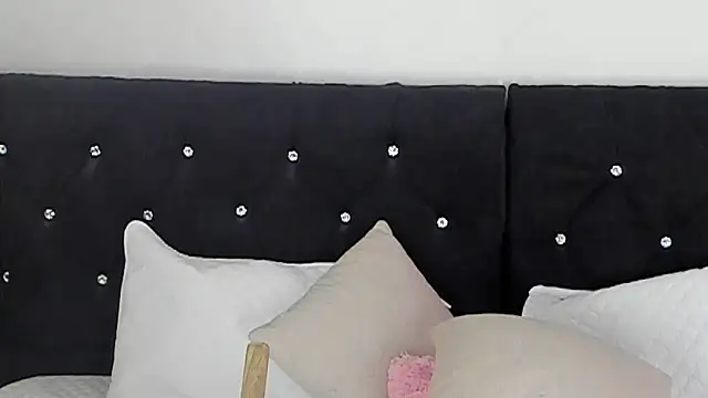 EmaRae1499 – Live XXX-chat