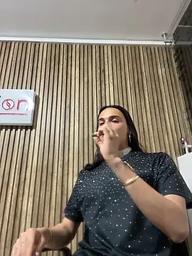 Almaazz Live XXX-Chat