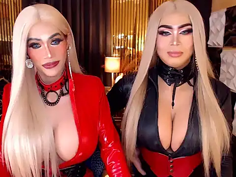 Pertunjukan Kamera Web MonstrousCockDiva