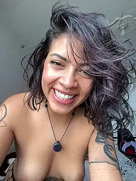 sara-jules live XXX chat