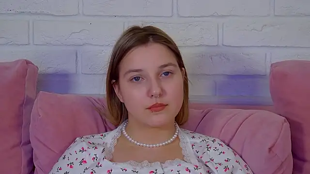 Chat +18 de TinnaBurton ao vivo