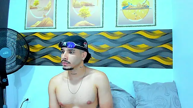 Leon_Hotx élő XXX-chatje