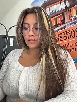 LIZ-06_'s Live XXX Chat