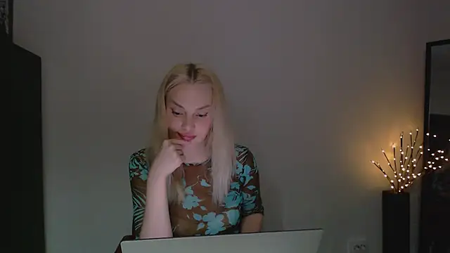 Lia_noo_regrets' Live XXX Chat