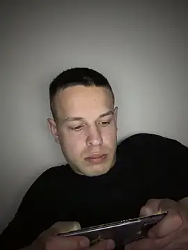 pretty_roman's Webcam Show