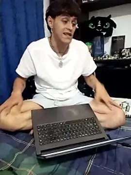 Show de AoA-BoyStudent na webcam